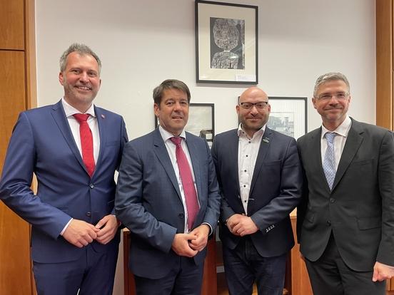 Die Oberbürgermeister Tobias Schick, Steffen Scheller, René Wilke und Mike Schubert.