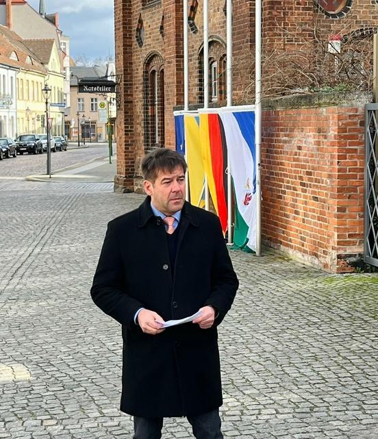 Oberbürgermeister Steffen Scheller fand in seiner Erklärung deutliche Worte und fordert Russland auf, die kriegerischen Handlungen zu beenden.