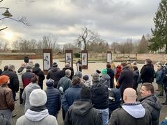 Teilnehmerinnen und Teilnehmer der Gedenkveranstaltung.