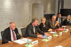Pressegepspräch: Prof. Dr. Michael Schäfer von der Hochschule für nachhaltige Entwicklung Eberswalde, Wirtschaftsminister Ralf Christoffers, Oberbürgermeisterin Dr. Dietlind Tiemann (Brandenburg an der Havel), Bürgermeister Roy Wallenta (Premnitz) und Bürgermeister Steffen Scheller (Brandenburg an der Havel) v.l.n.r.