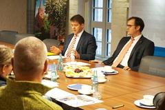 Im Gespräch mit Medienvertretern 