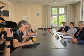 Das Präsidium des Städte- und Gemeindebundes Brandenburg stellte sich nach der Sitzung den Fragen der Medienvertreter.