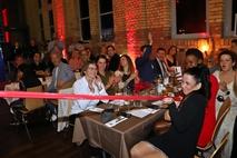 Bei der Vereinsvorstellung kam auch ein Gummiband zum Einsatz.