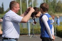 Kämmerer Thomas Barz übergab ebenfalls Medaillen an Sportler.