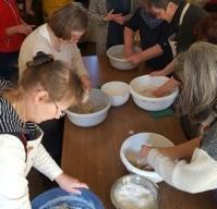 In dem Brotback-Workshop „Sauerteig macht lustig“ konnten sich Frauen am 03.03.2018 austauschen