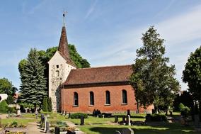 Die Kirche in Göttin von außen
