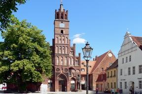 Altstädtisches Rathaus mit Roland