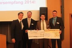 Sebastian Bradke, Geschäftsführer Stadtsportbund, nahm die Schecks i.H.v. insgesamt 1.000 EUR entgegen