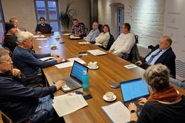 Brandenburgs Ortsvorsteher am Beratungstisch mit Oberbürgermeister Steffen Scheller.