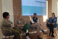 Podiumsdialog mit (von Links) mit Gero Walter (VCD), Jeannine Albrecht (Amt 60), Dominik Reyes (Arrimo Digital) und Hanna Kribbel (neuland21).