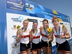 Die Silbermedaillengewinnerinnen Pia Greiten, Lisa Gutfleisch, Frauke Hundeling und Sarah Wibberenz.