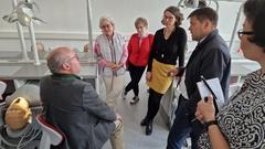 Prof. Christian Stoll zeigte den Gästen, woran die Studenten erste Praxiserfahrungen sammeln.