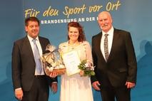 Steffen Scheller und Gerd Wartenberg mit Janine Jähne (DLRG).