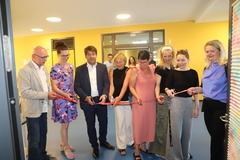 Zur Einweihung der Traumwelten wurde feierlich ein Band durchgeschniitten.