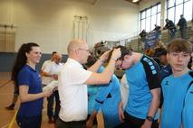 Oberbürgermeister Daniel Keip und Alexandra Adel bei der Siegerehrung.