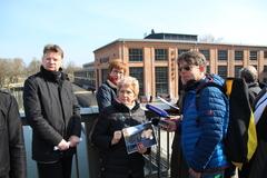 Von der Jahrtausendbrücke hat man einen wunderbaren Blick zur St. Johanniskirche und zur Werft (Hintergrund).