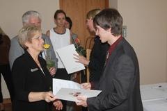 Übergabe der neuen Ausbildungsverträge