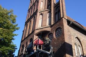 Brandenburger Roland wieder mit Schwert