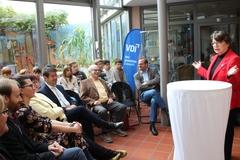 Professorin Burghilde Wieneke-Toutaoui erinnerte an ihre Leidenschaft als Bücherwurm.