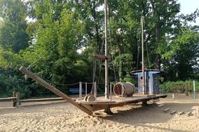 Das Spielschiff kann nach schneller Reparatur wieder bespielt werden!