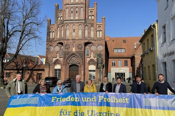 Hilfe für Kriegsflüchtlinge vor Ort: Team Brandenburg an der Havel gegründet