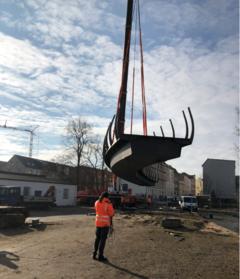 Neue Geh- und Radwegbrücke über den Jakobsgraben eingehoben