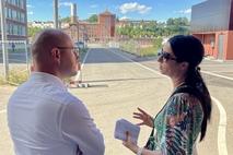 Oberbürgermeister Keip mit Kaiserslauterner Beigeordneten Anja Pfeiffer auf dem ehm. Pfaff-gelände