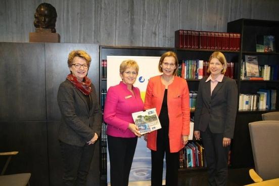 Oberbürgermeisterin zu Gast in der finnischen Botschaft