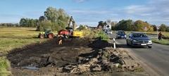 Bauarbeiten für die neue Trassenführung zur neuen Bahnüberführung bei Wust.