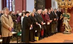 Zum Abschluss wurde die Nationalhymne gesungen. 