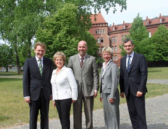 Dr. Volker Kefer, Dr. Dietlind Tiemann, Dr. Hans Georg Helmstädter, Prof. Dr. Claudia Langowsky, Axel Schuppe (v.l.n.r.)