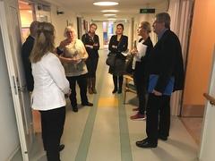 Besuch eines Altenpflegeheims