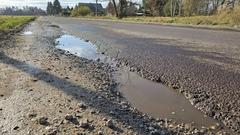 Löchriger Zustand vor der Instandsetzung.