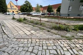 Gehwegbereich vor der Instandsetzung