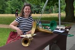 Helen Schmidt am Instrumentenspielplatz