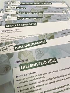 Übungskarten die als Leitfaden für Aufgaben und Experiemente dienen