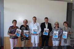 Dr. Dietlind Tiemann, Dr. Margrit Spielmann, Dr. med. Mathias Sprenger (Vorstandvorsitzender) , Torsten Heintz, Gabriele Wolter und Dr. med. Katrin Schumann präsentieren stolz die Arbeit der vergangenen 10 Jahre.