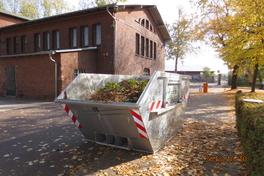 Ein Laubcontainer