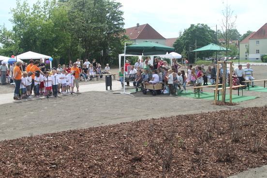 Oberbürgermeisterin Tiemann und Staatssekretär Bretschneider weihten ersten märkischen Gesundheitspark in Brandenburg ein