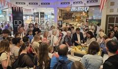 Abnehmer gab es reichlich.