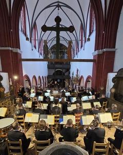 Stets dabei: die Brandenburger Symphoniker.