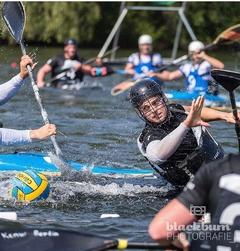 Kanu-Polo ist eine aufstrebende Disziplin in der großen Familie der verschiedenen Kanu-Sportarten.