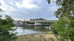 Quenzbrücke mit Silokanal.