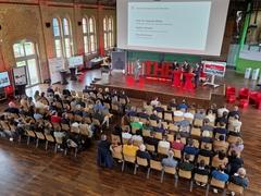 Beim Technologie.Transfer.Tag 2024 im Audimax der TH Brandenburg.