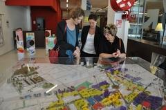 Ausstellungsraum "Espace Gérard Philipe" mit einem Modell von Ivry-sur-Seine zur weiteren Entwicklung der Stadt