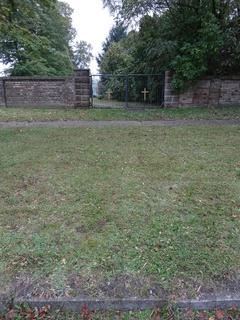 Eingangsbereich zur Kirche und zum Friedhof Schmerzke wird erneuert