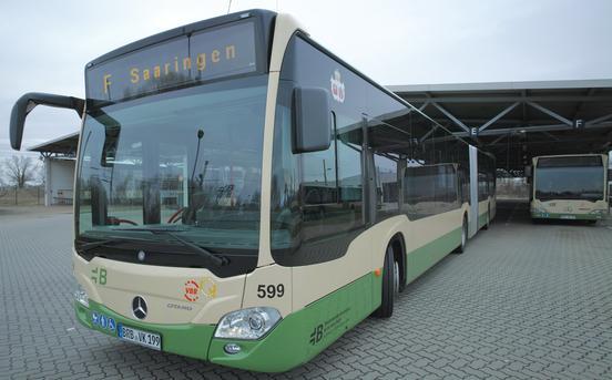 Der neue Gelenkbus zur Schülerbeförderung 