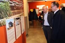 Daniel Keip besichtigte die Ausstellung.