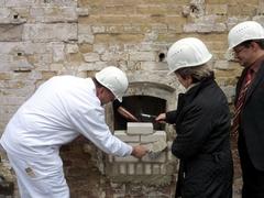 Burgmühle: Grundstein für Wiederaufbau gelegt