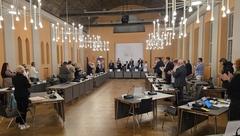 Die Mitglieder aller Fraktionen erhoben sich und applaudierten für Herbert Nowotny.